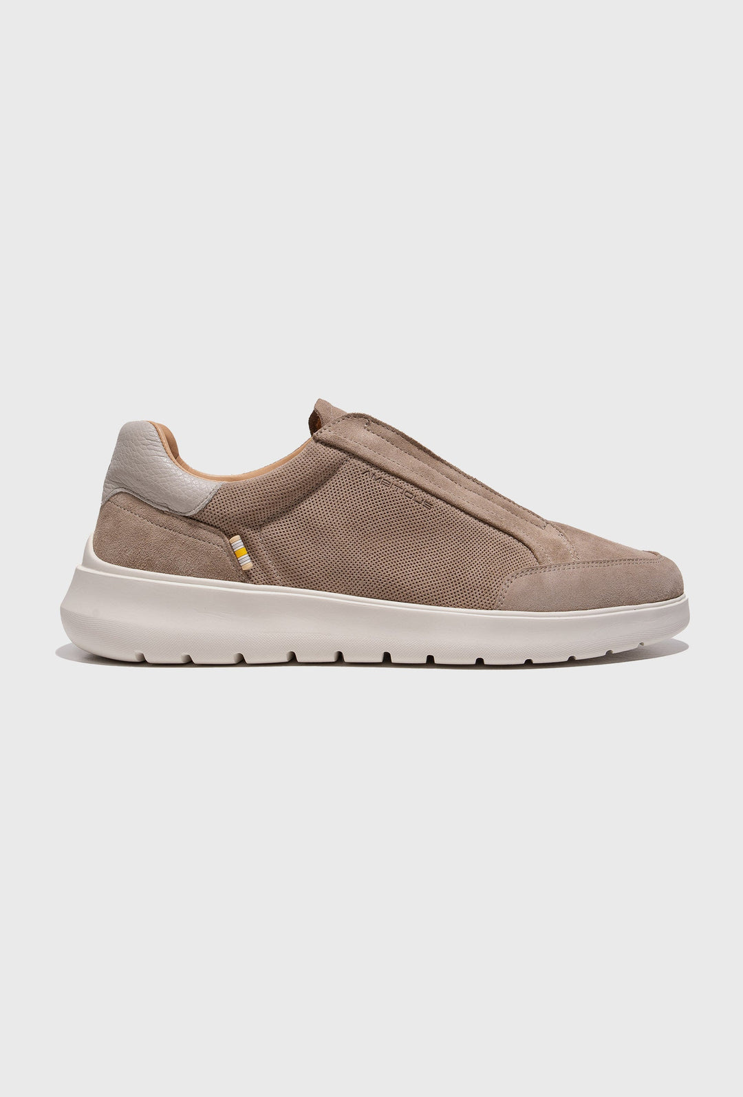 Minimalist shoes in suede and mesh fabric in beige color