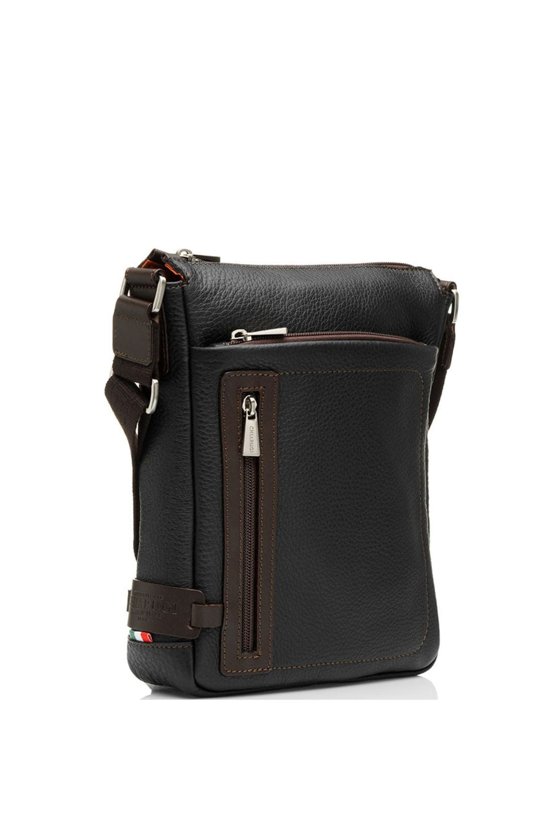 Compact shoulder bag with a classic, simple cut