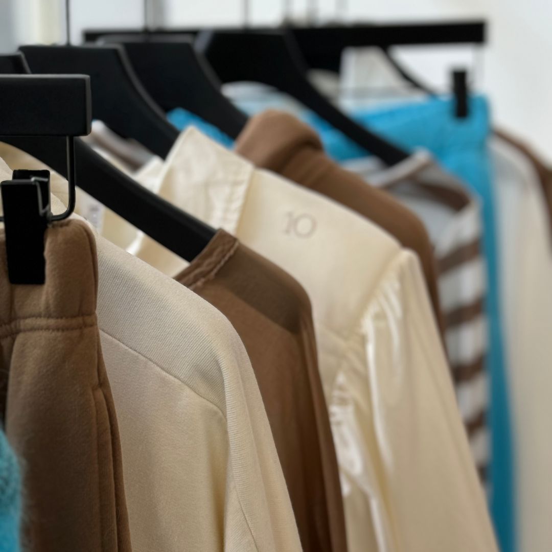 HOW TO BUILD A CAPSULE WARDROBE?