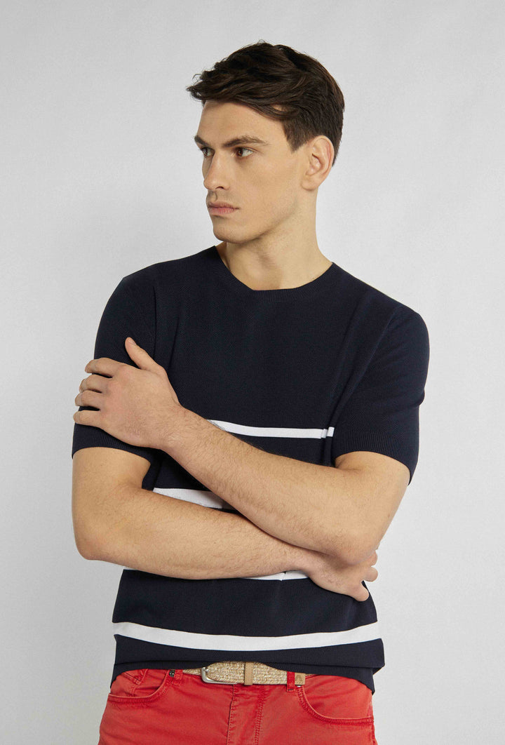T-shirt bleu marine à rayures blanches élégantes