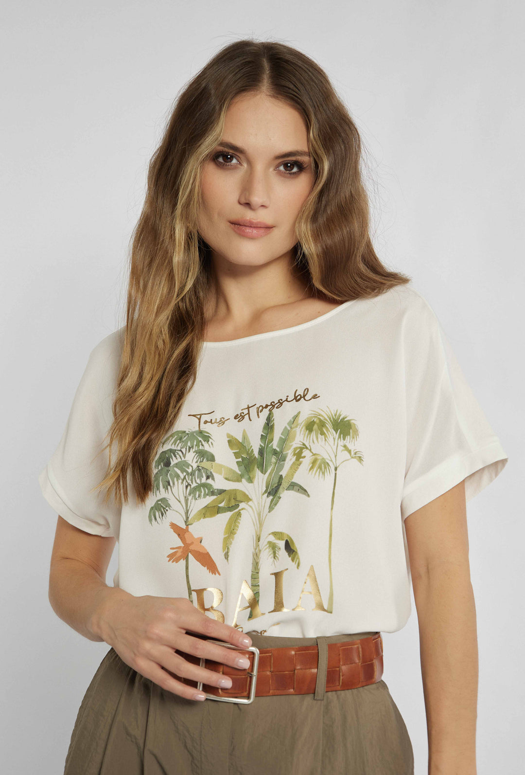 T-shirt couleur écru avec imprimé vacances