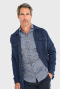 Herrenhemd mit feinem Print in Navy, Blau und Rostrot