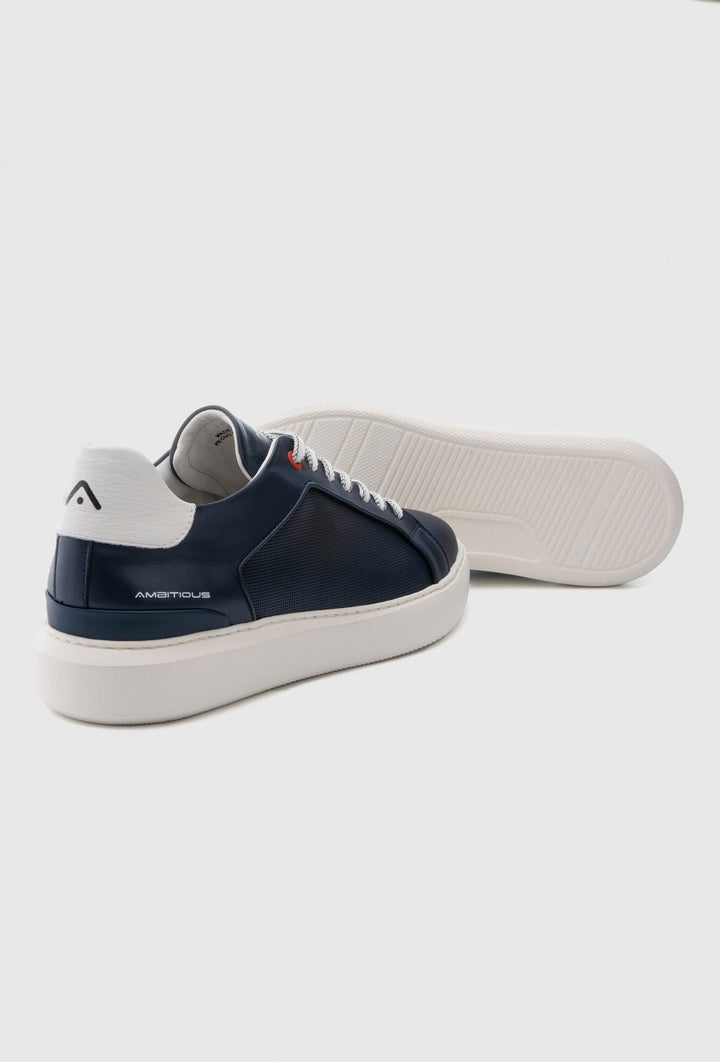 Herren-Ledersneaker in Navy mit weißer Kontrastsohle