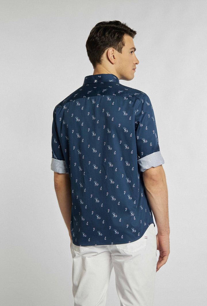 Chemise bleu marine à motif inhabituel avec coupe classique