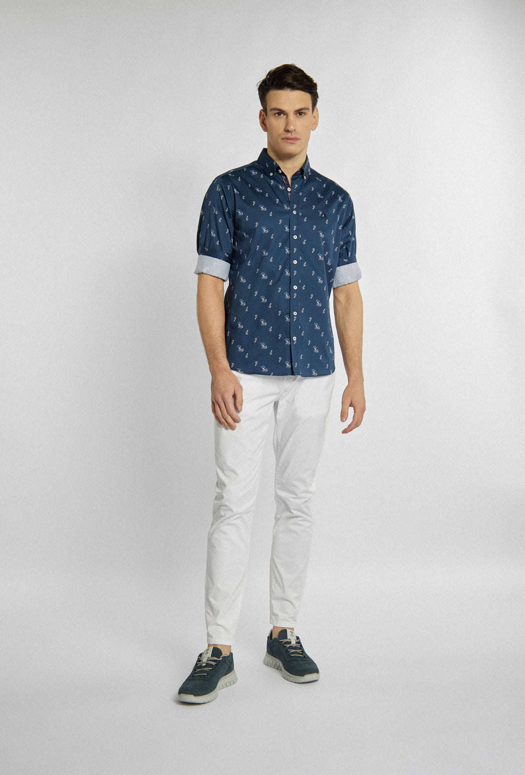 Navy blue shirt with unusual pattern with classic cut
