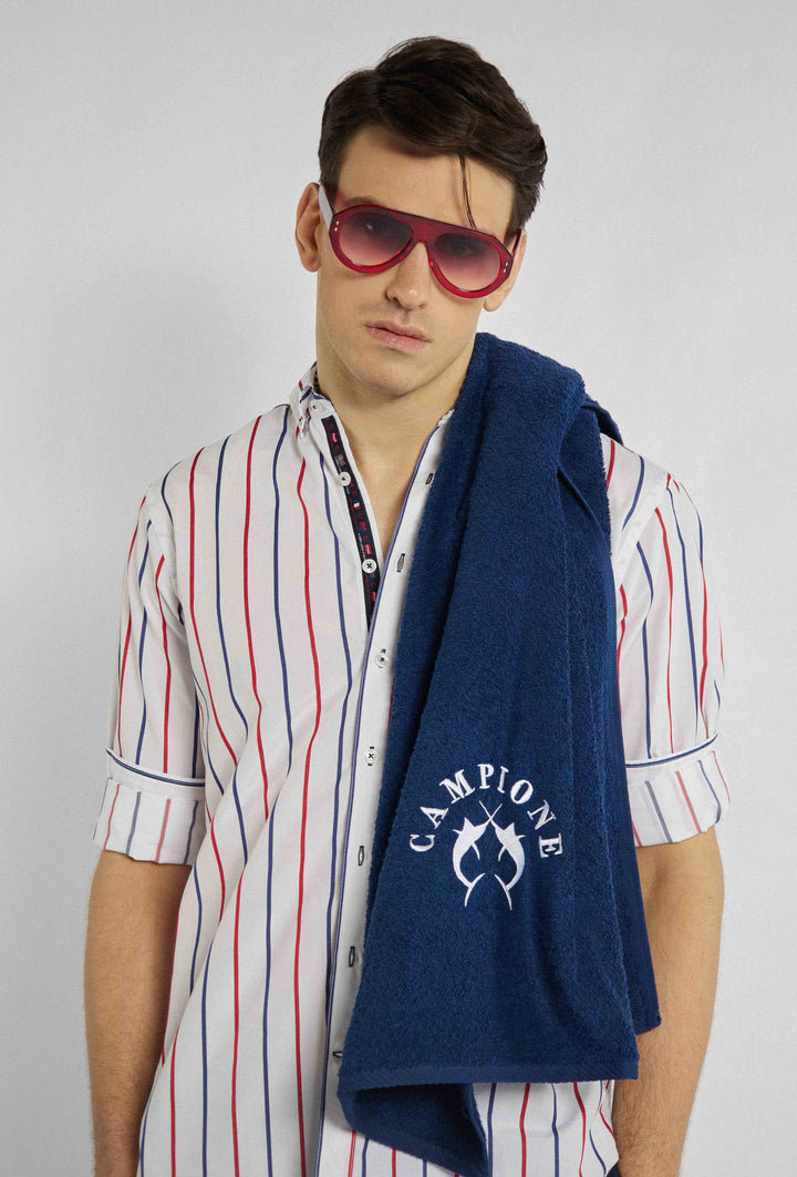 Elegant shirt with a classic cut in blue and red stripes