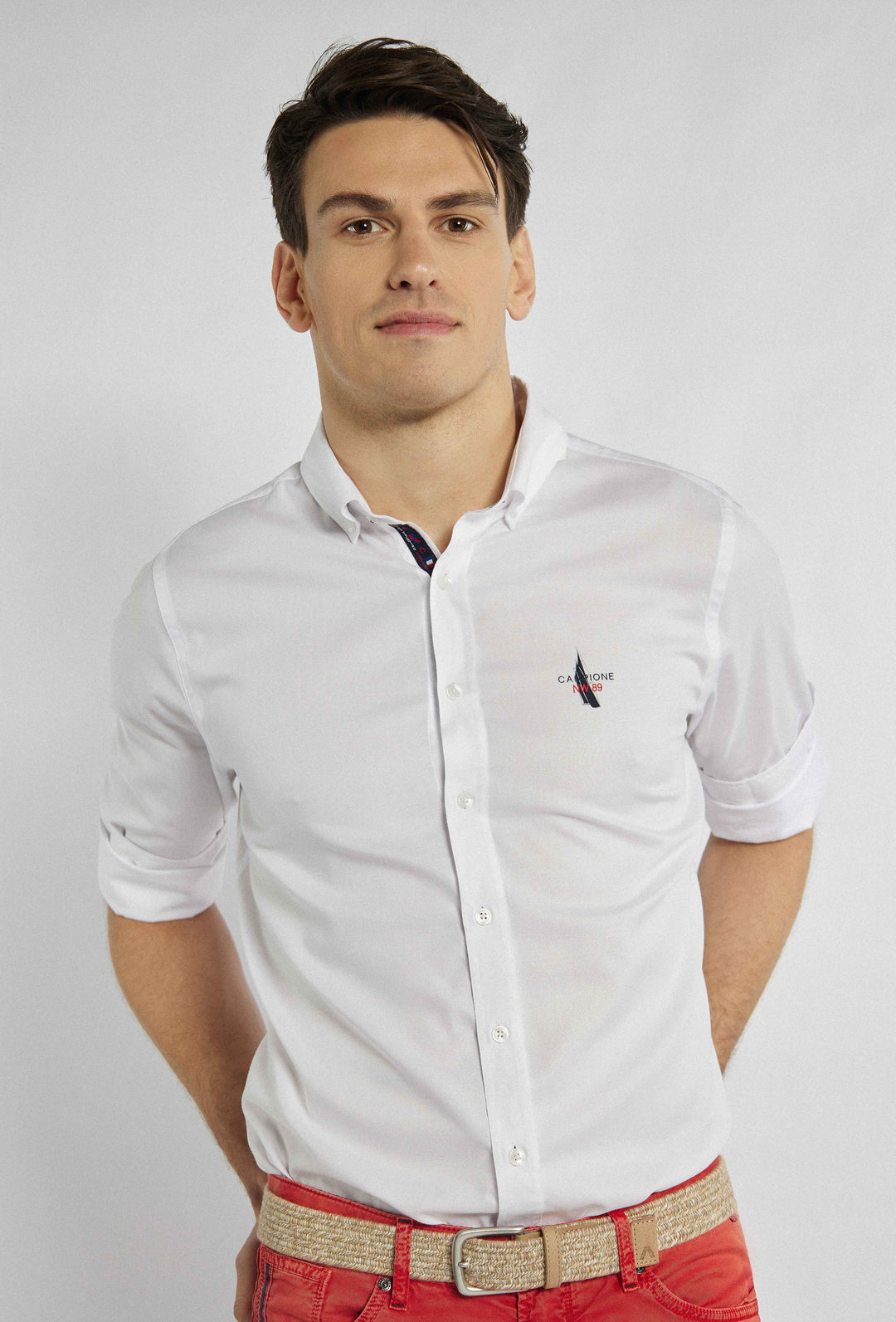 White shirt with stylish minimalist print in red and black Regular Fit