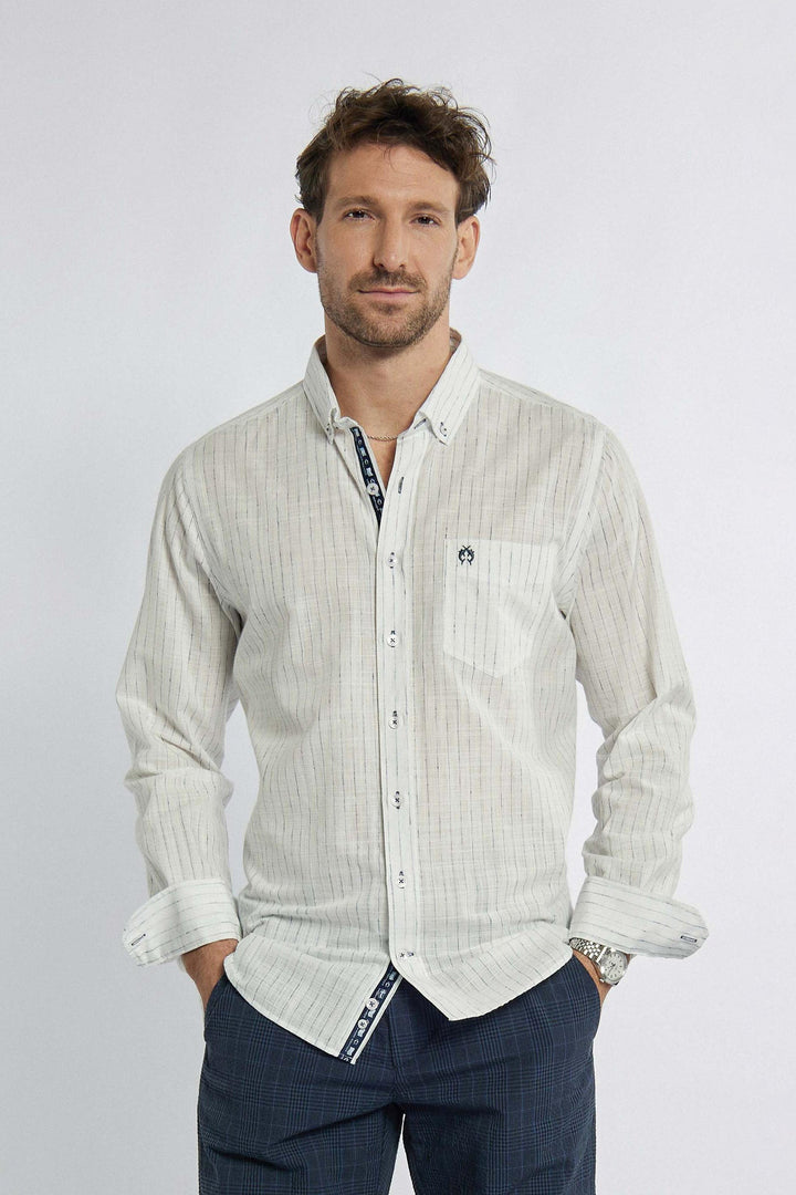 Chemise élégante de couleur écru à fines rayures Coupe moderne