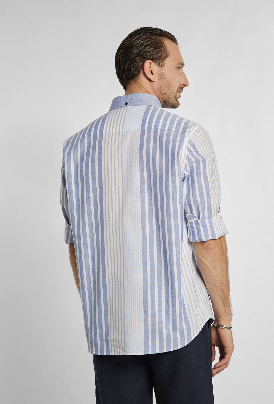Chemise élégante à rayures verticales irrégulières Modern Fit