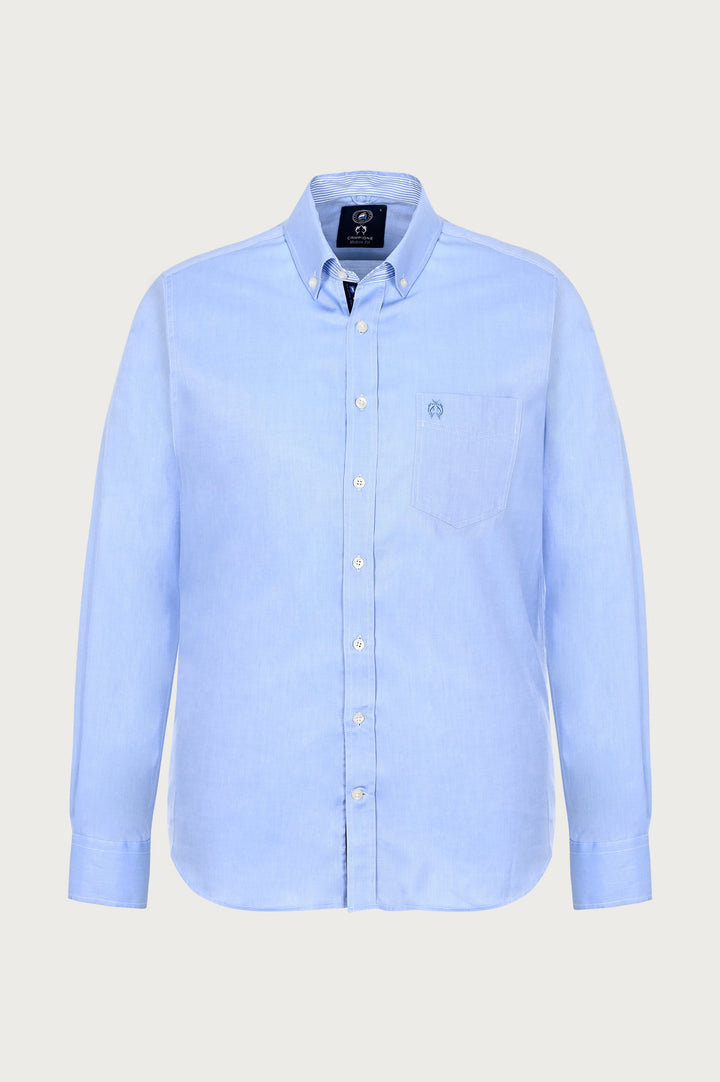 Chemise boutonnée bleue élégante à la coupe minimaliste