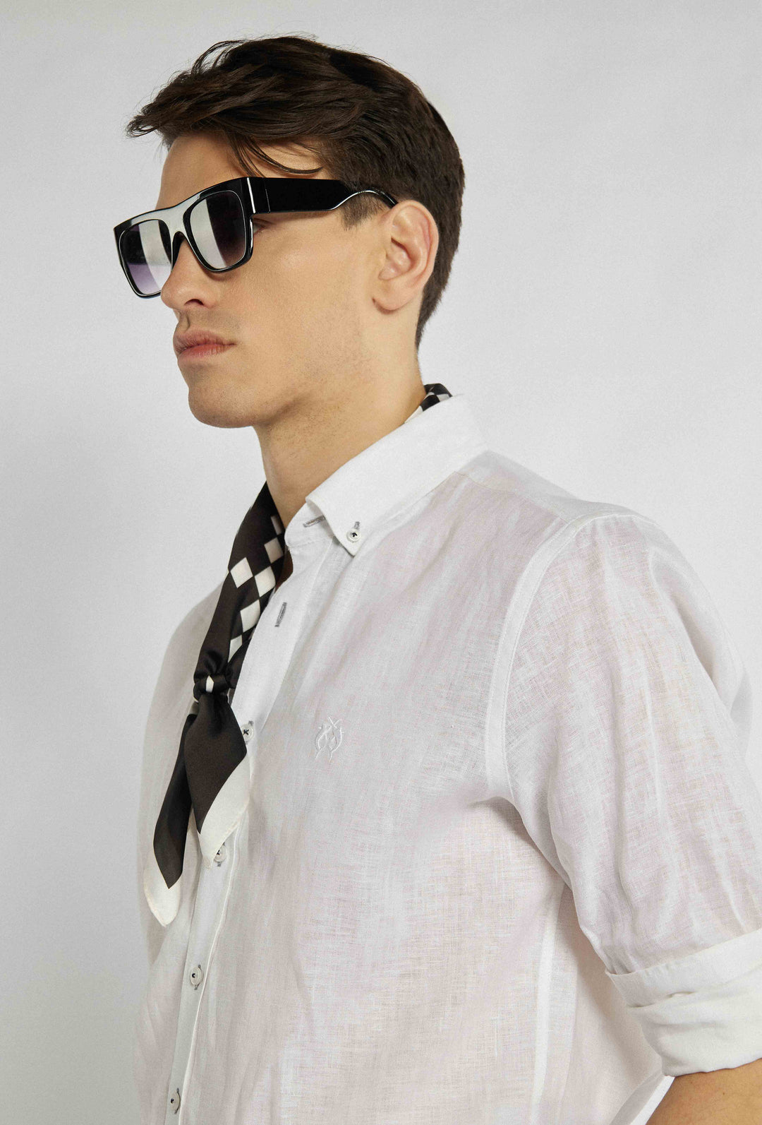 Chemise Campione blanche classique avec une coupe Modern Fit minimaliste et classique