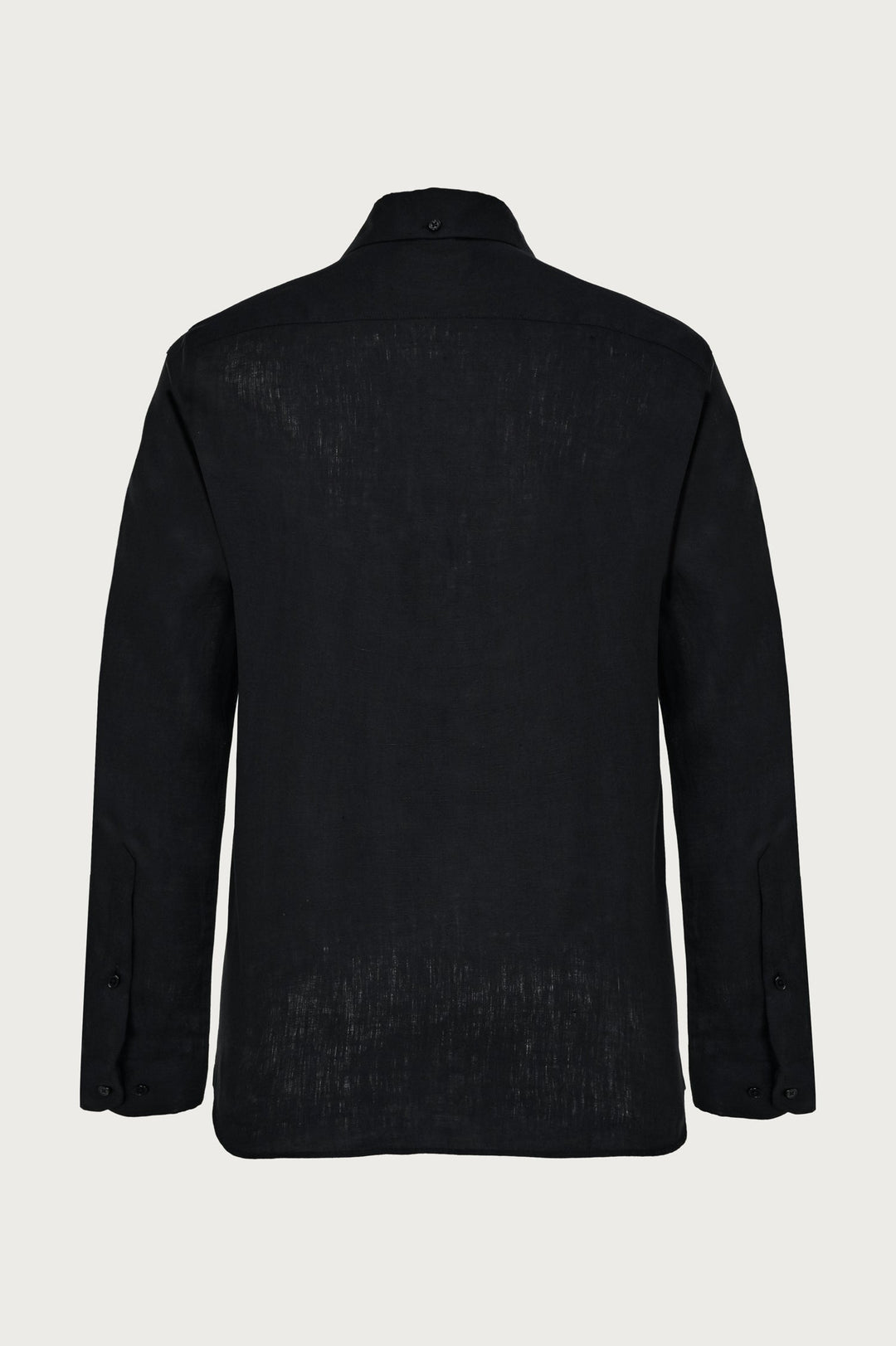 Simple, classic shirt in black with logo on chest