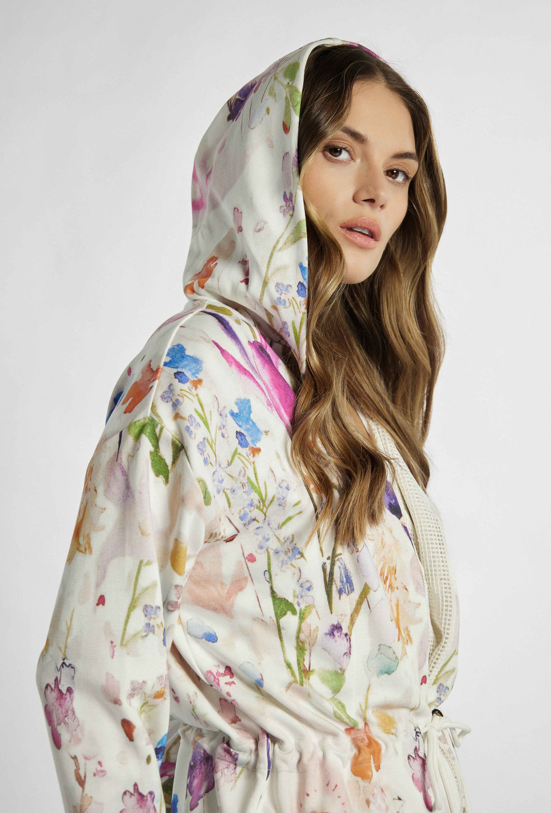 Aufgeknöpftes Sweatshirt mit Blumendruck und Netzeinsatz