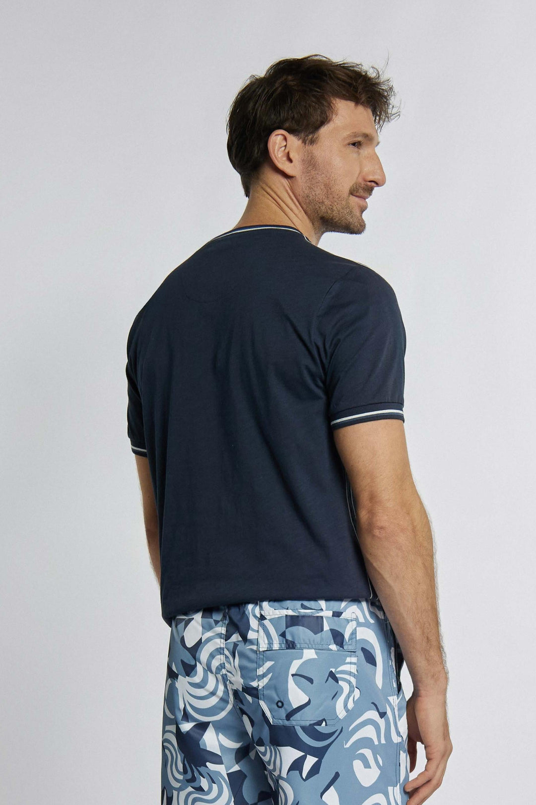 T-shirt in marineblauwe kleur met opdruk