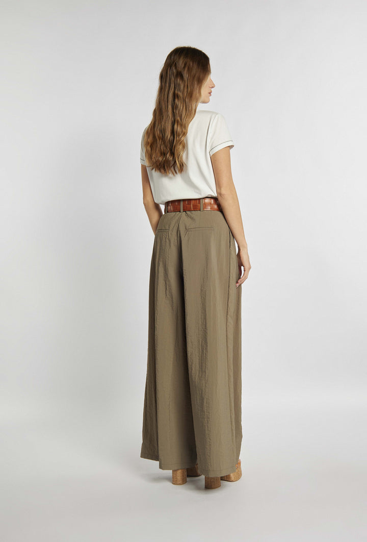 Pants with wide leg in khaki color