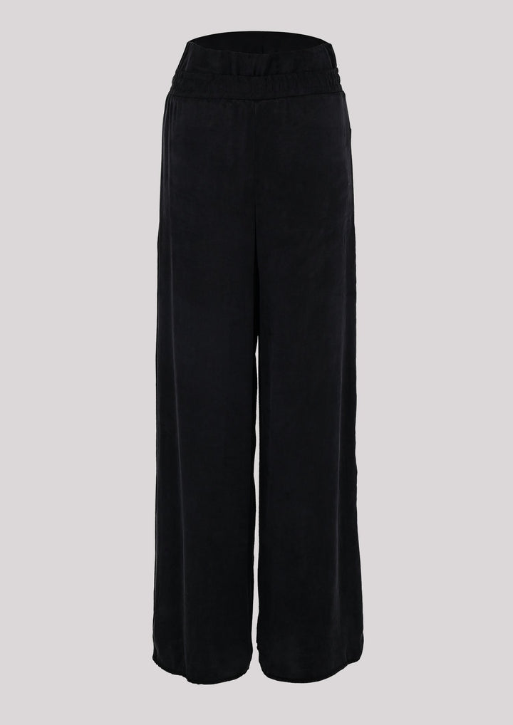 Airy fabric pants in black color