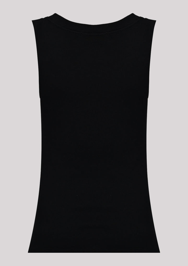 Matching top in black color with wide straps