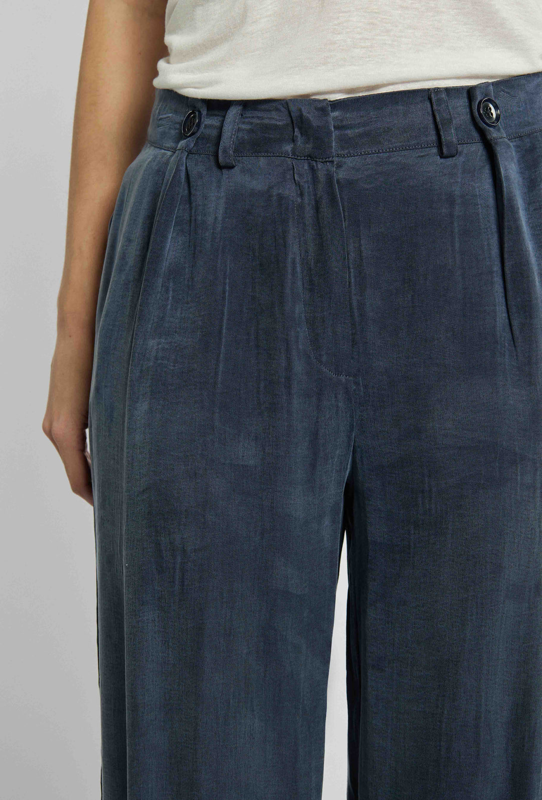 Hose in Marineblau mit geradem Bein