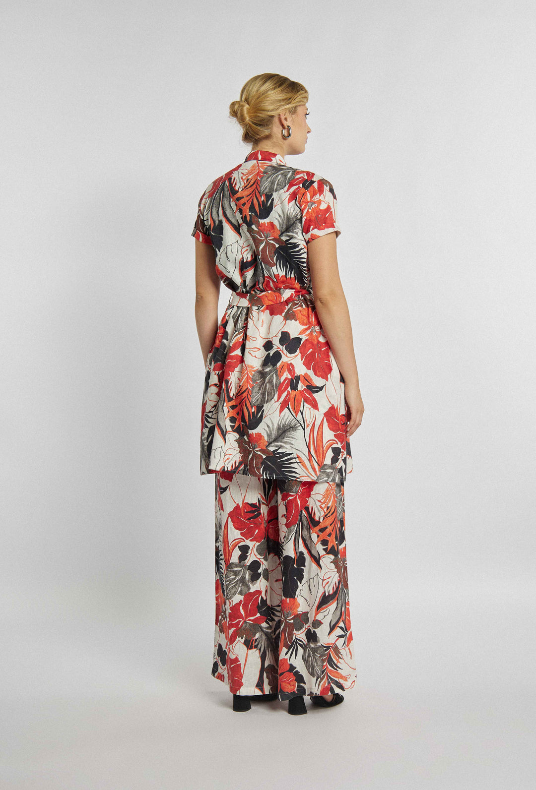 Leinenhemdkleid mit kurzen Ärmeln