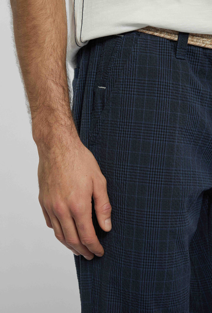 Broek in marineblauw ruitpatroon, met lange pijpen