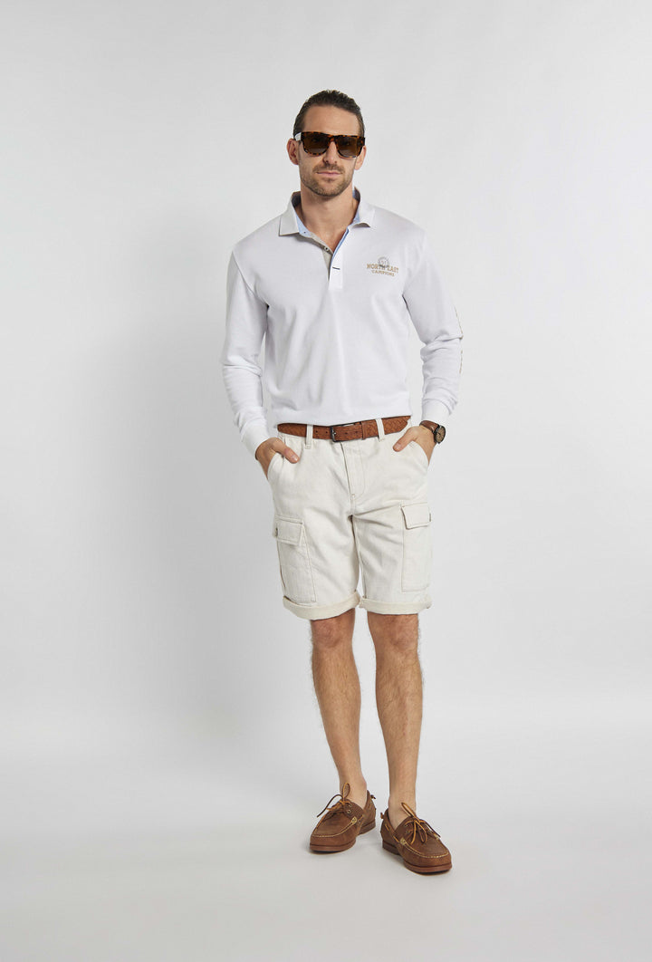 Short pants in ecru color with stylish leg pockets