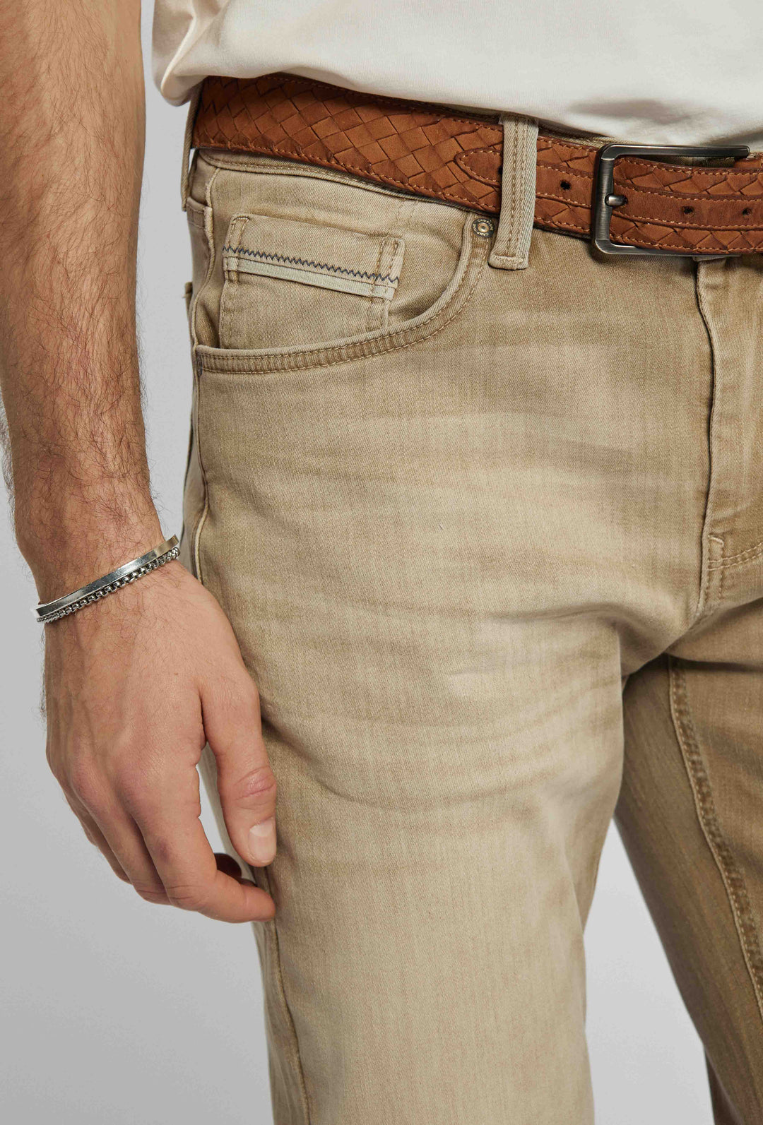 Pantalon long à 5 poches avec détails sur les poches