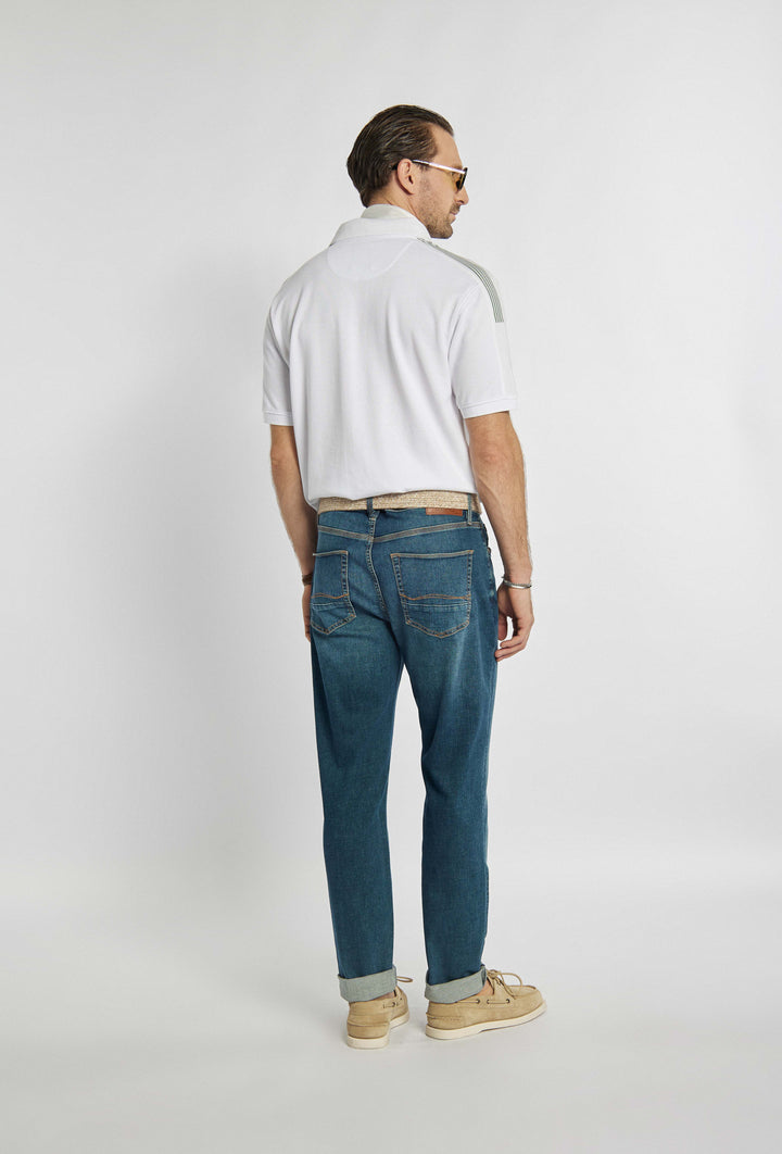 Klassieke marineblauwe jeans met decoratieve stiksels
