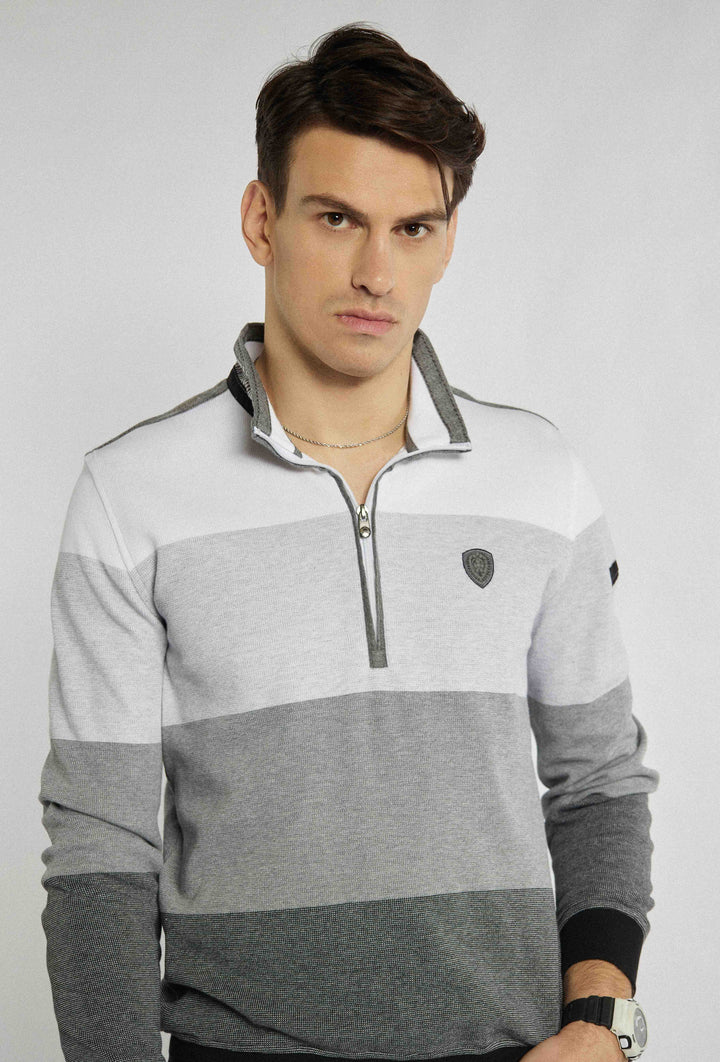 Grijze sweater met dikke horizontale strepen met biezen