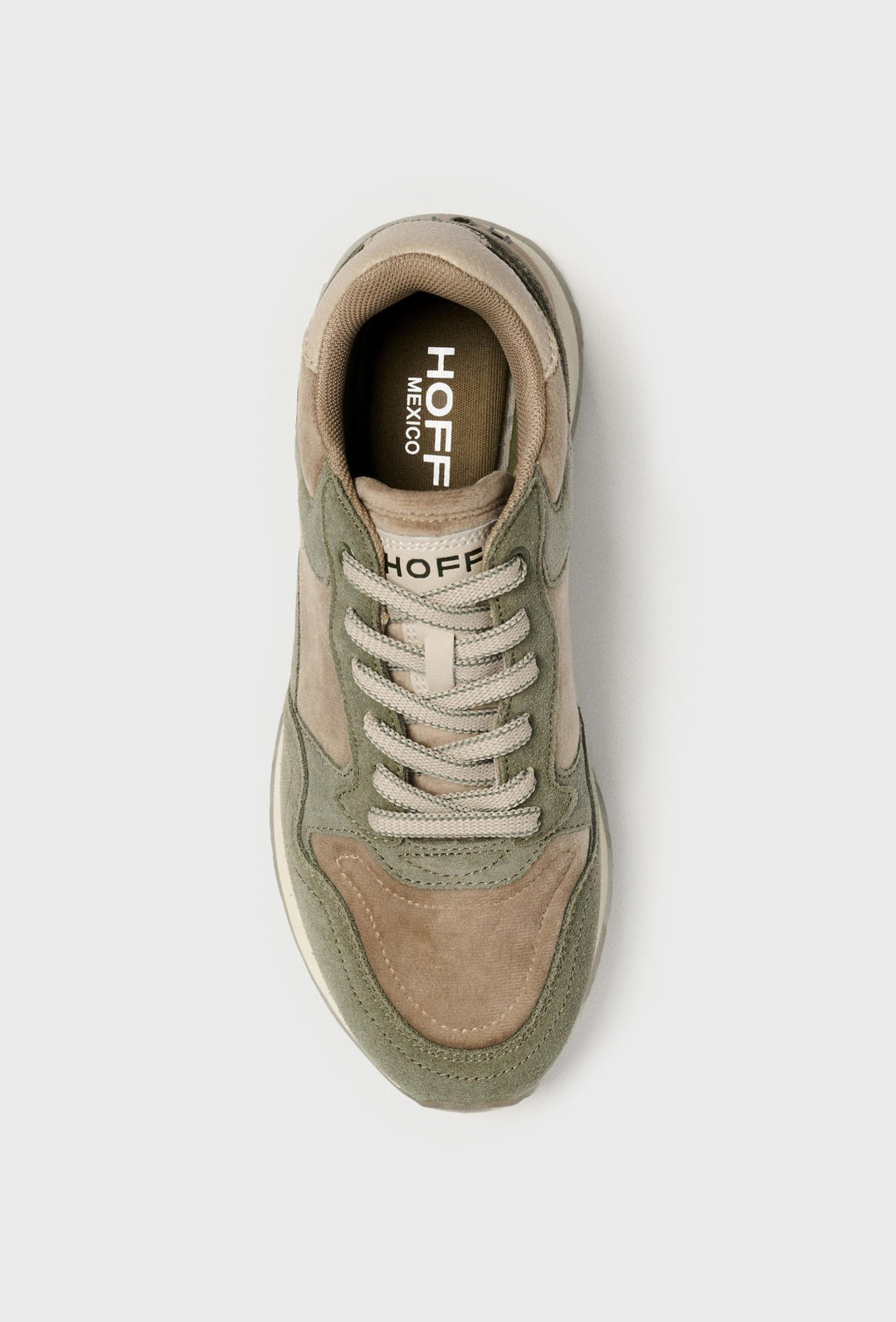 Weiß-graue Sneaker mit blauem Akzent