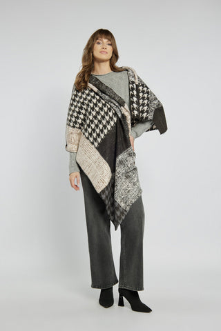 Warm Scarf in an On-Trend Pattern