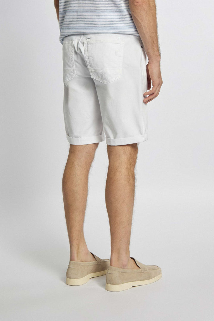 Weiße Bermudashorts mit klassischem Schnitt