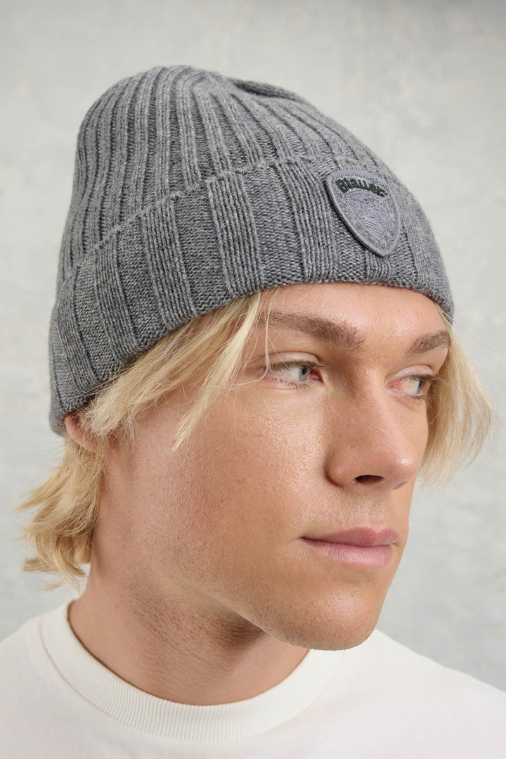 Blauer Graue Ripp-Beanie mit Logo-Patch