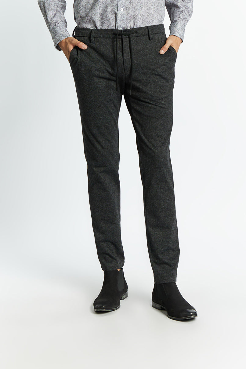 Pantalon en tissu élégant