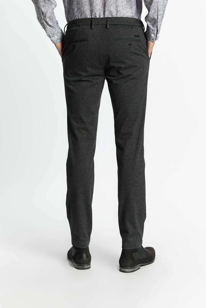 Pantalon en tissu élégant