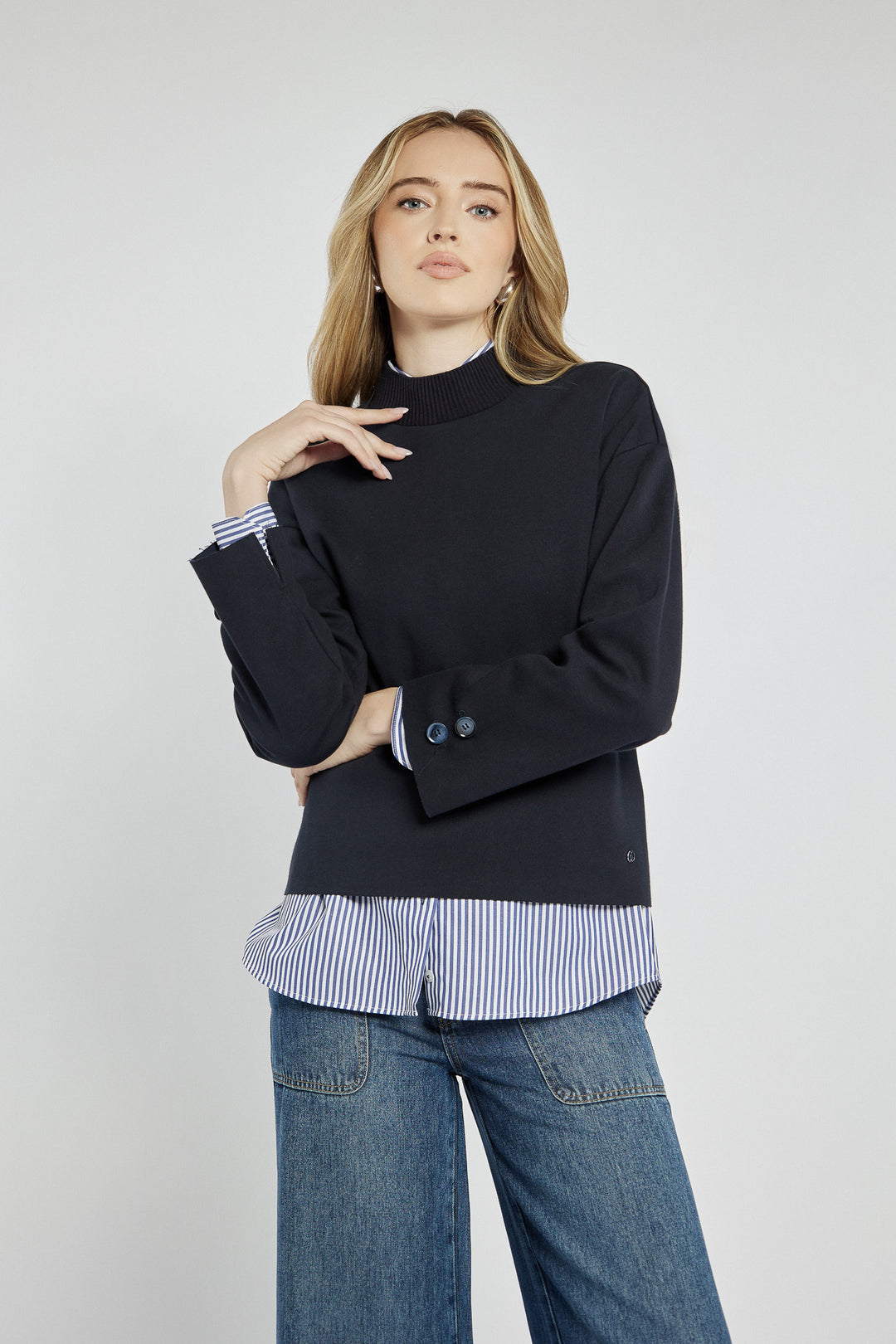 Navy blue non-fastening sweatshirt with a stand-up collar