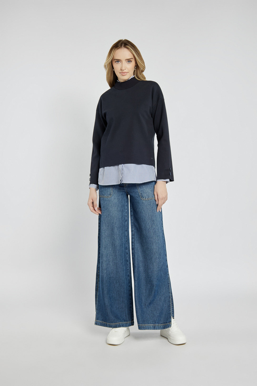 Navy blue non-fastening sweatshirt with a stand-up collar