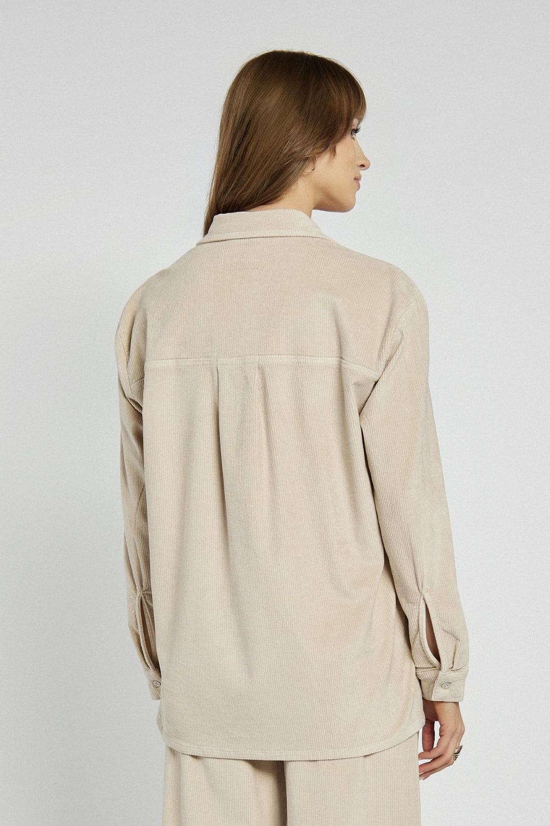 Beige corduroy shirt with pocket