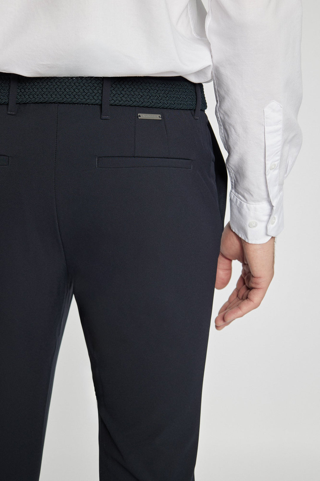 Herrenhose in Navy mit schmaler Passform