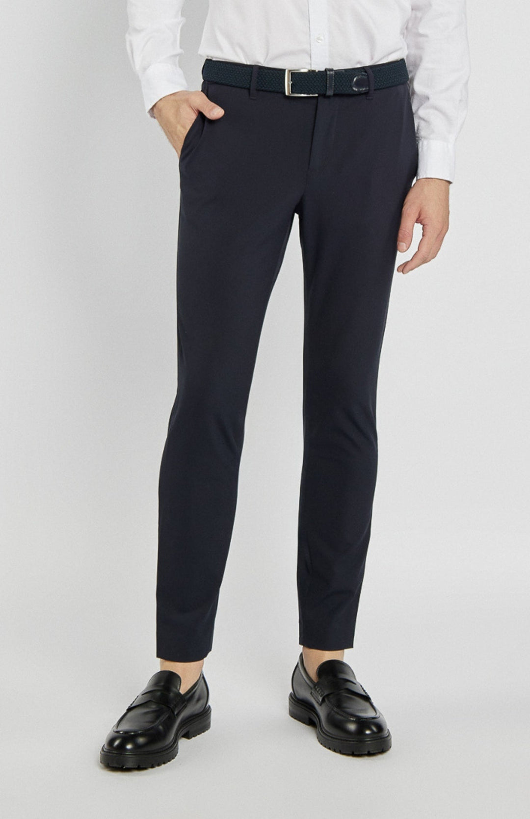 Herrenhose in Navy mit schmaler Passform