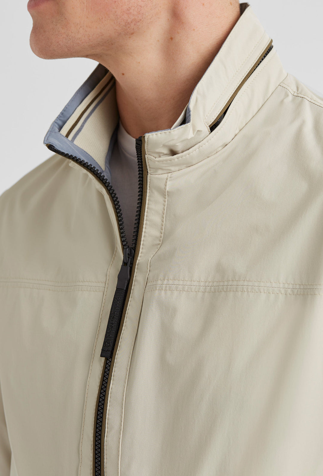 Blouson in Sand aus Technikstoff