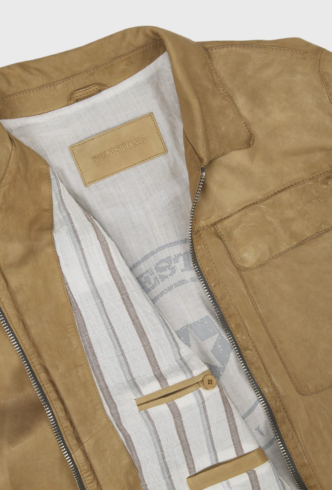 Braune Lederjacke mit Brusttaschen