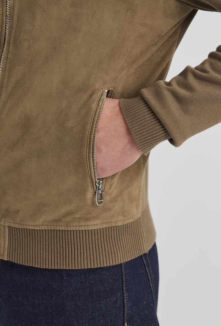 Stilvolle, eng anliegende Wildlederjacke mit Express-Taschen, in brauner Farbe