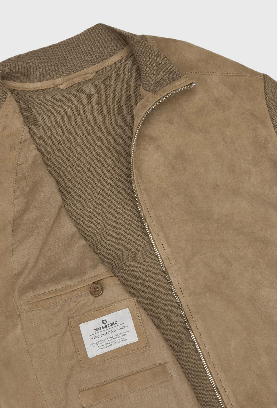 Stilvolle, eng anliegende Wildlederjacke mit Express-Taschen, in brauner Farbe