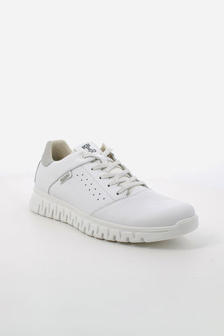 Classic sports shoes