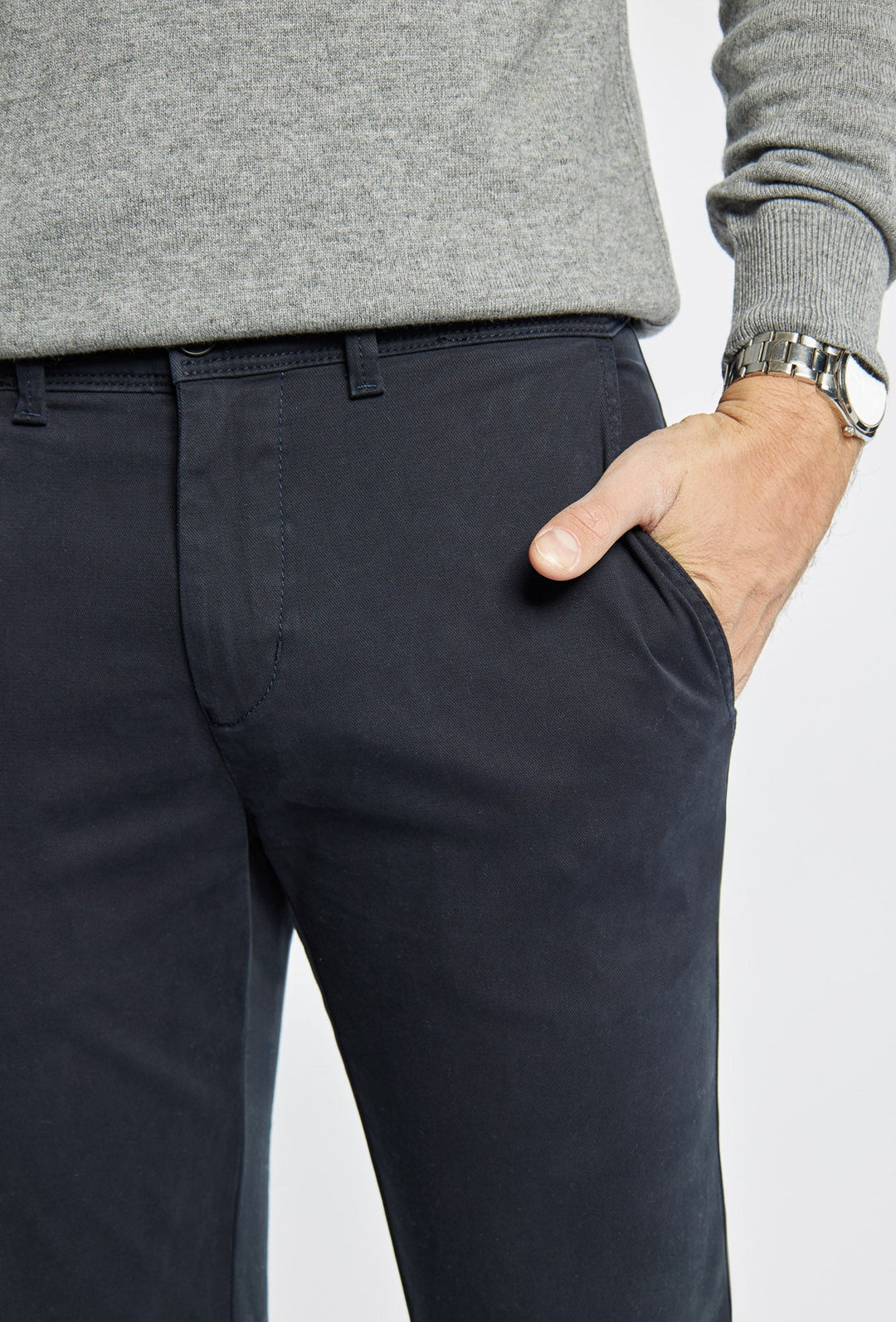 Primodi Men's Navy Chinos in an Elegant Skinny Fit