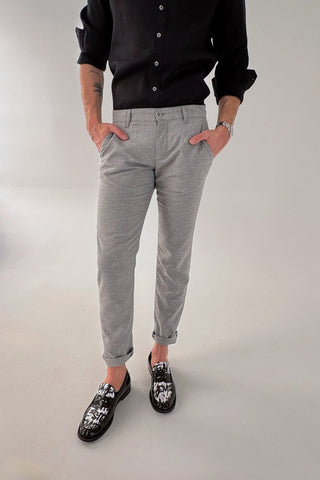 Elegant pants with a fitted cut