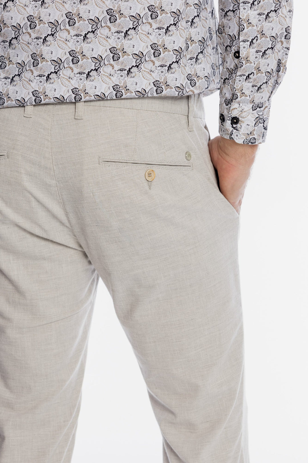 Alberto Men's Light Grey Trousers in Fine Check