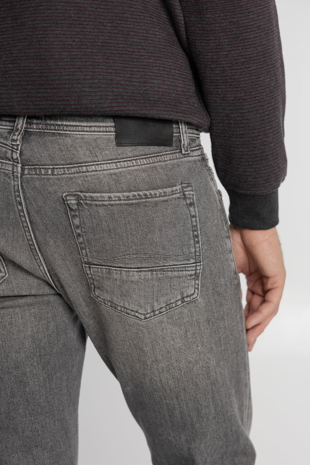 Szare jeansy męskie Regular Fit z efektem sprania