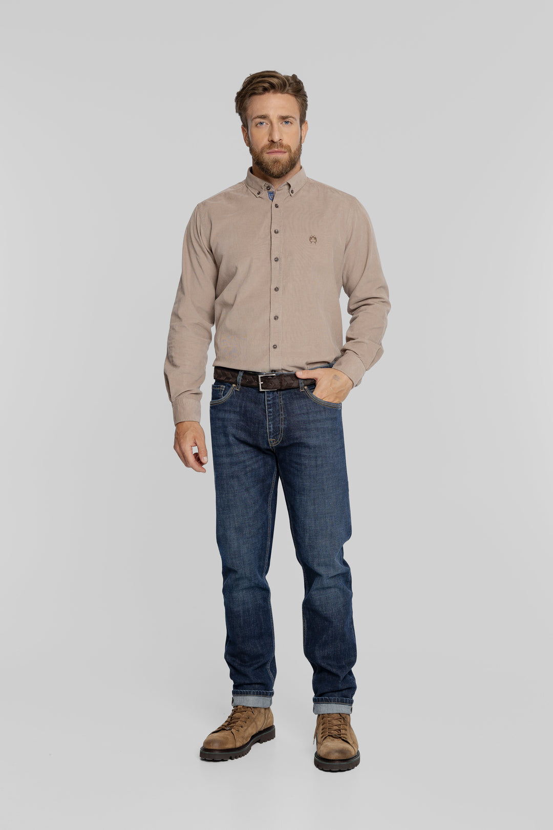 Beżowa koszula sztruksowa z kołnierzykiem button-down