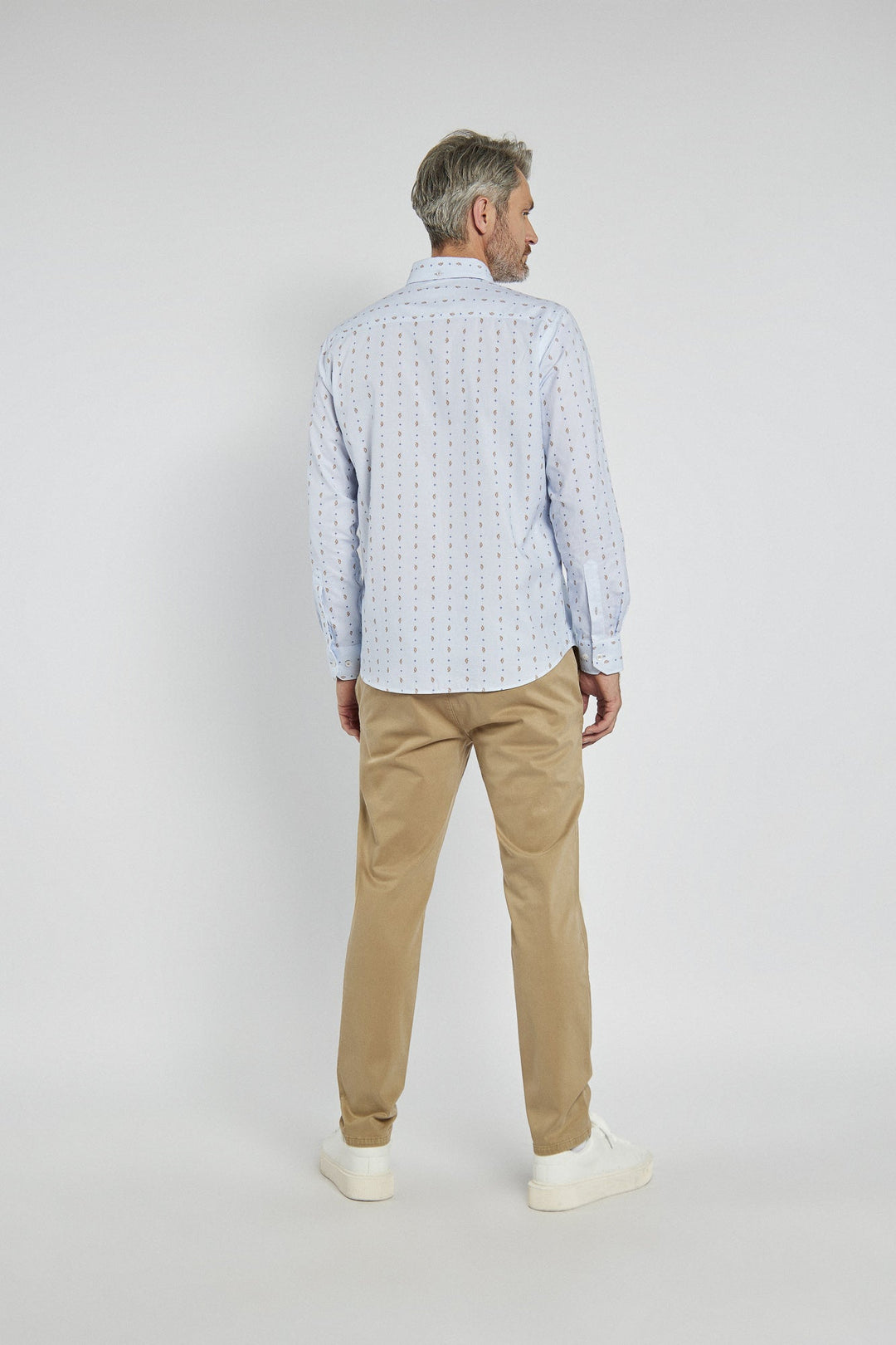 Beige Herrenhose mit Ziernähten